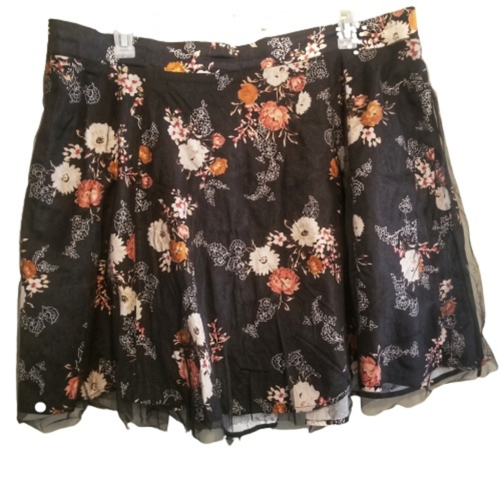TORRID Black Floral Skirt with Mesh Overlay Size 3